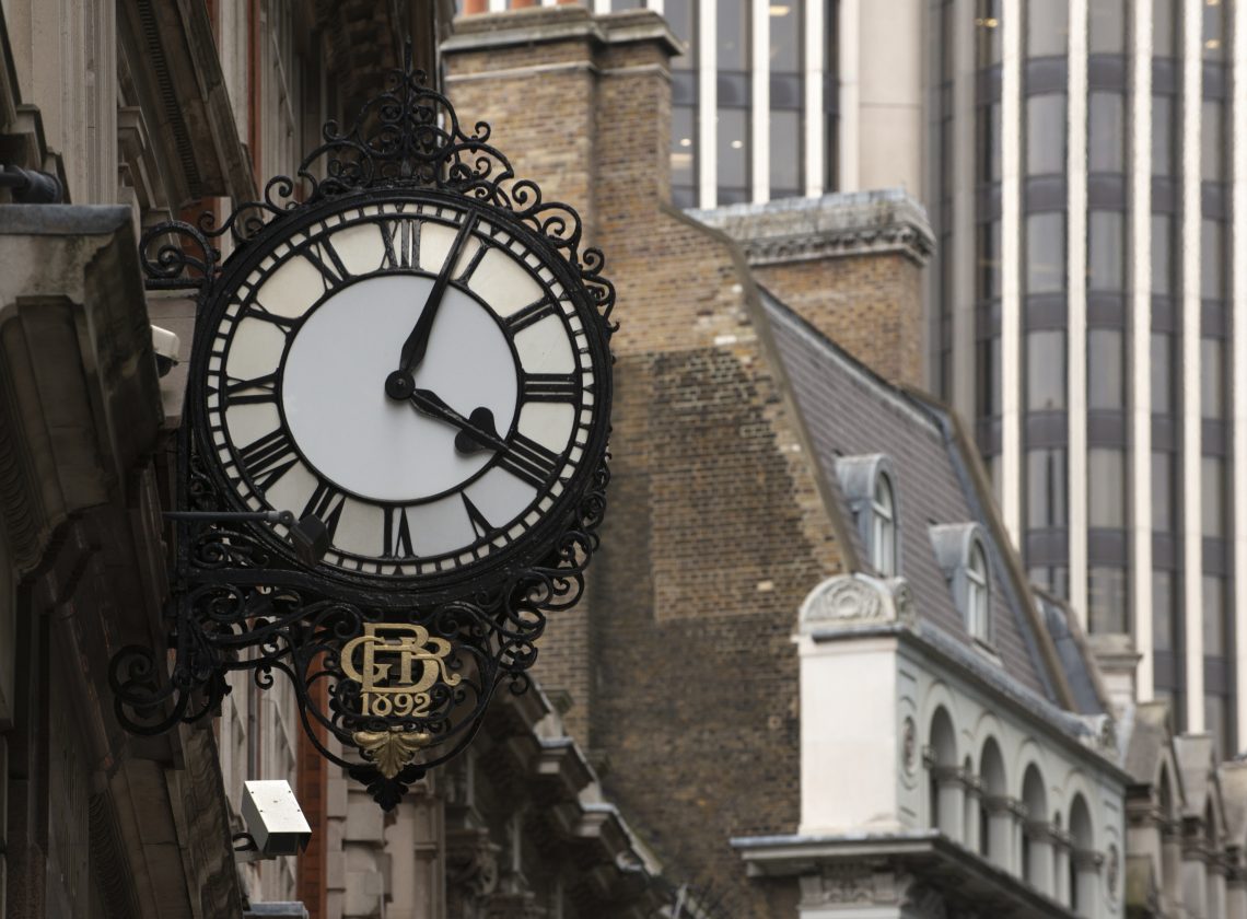 horloge sur un mur de Londres