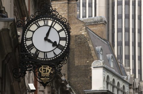 horloge sur un mur de Londres