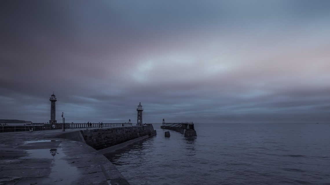 regarder au loin vers des horizons étendus