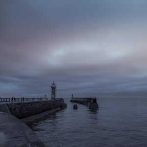 regarder au loin vers des horizons étendus