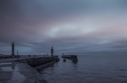 regarder au loin vers des horizons étendus
